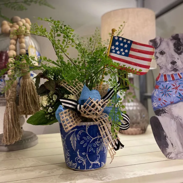 Pot Stakes^The Round Top Collection American Flag Mini Stake