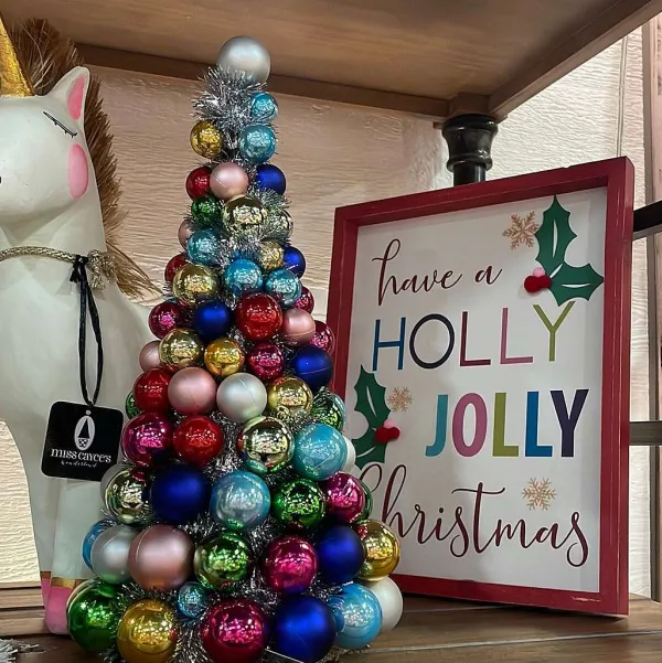 Focal Points^RAZ Ball Ornament Tree, 15.5"
