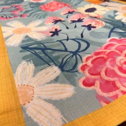 Table Decor^180 Degrees Berries And Floral Table Cloth