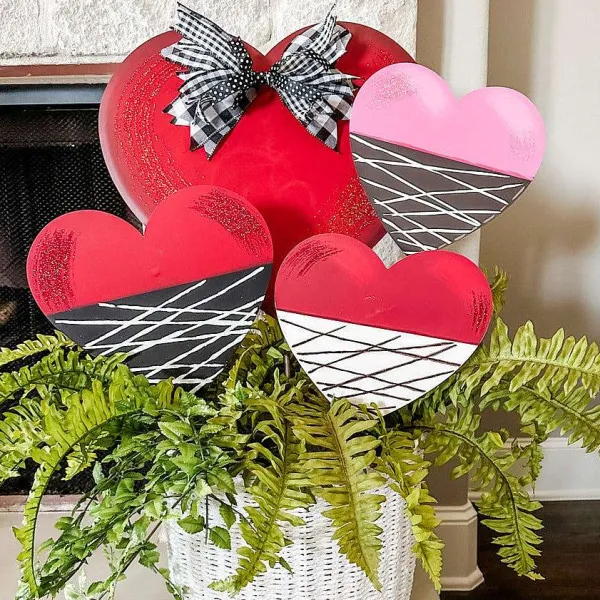 Table Decor^The Round Top Collection Chocolate Dipped Heart Magnet