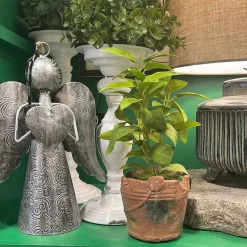 Spring Focal Points^Regency Clay Pot With Herbs