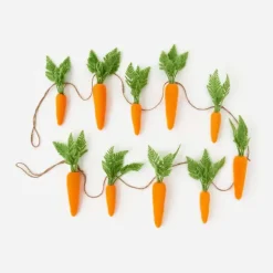 Wall Decor^180 Degrees Flocked Carrot Garland