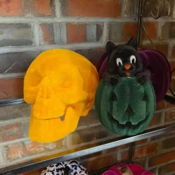Focal Points^180 Degrees Flocked Skull