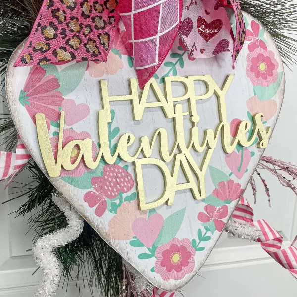 Focal Points^Direct Export Co. Floral Happy Valentine's Day Wall Decor
