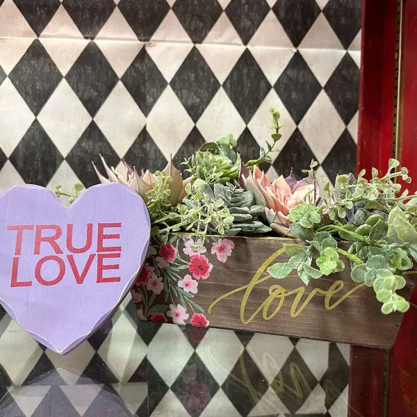 Diy Containers^Burton & Burton Floral Love Planter