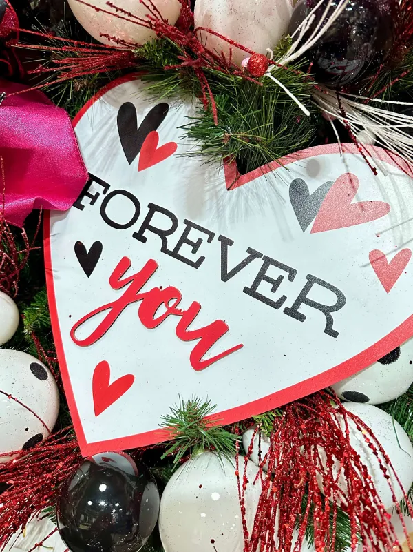 Door Decor^* Full Of Hugs & Kisses Wreath