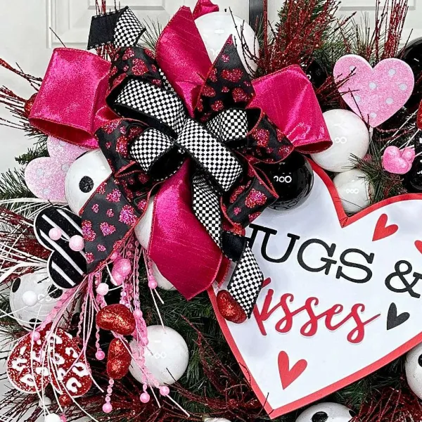 Creations^* Full Of Hugs & Kisses Wreath