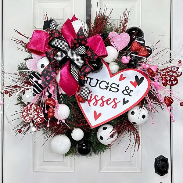 Creations^* Full Of Hugs & Kisses Wreath