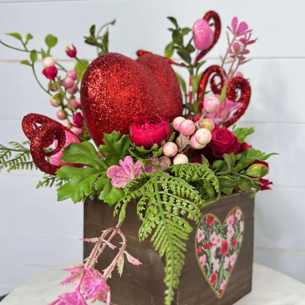 Creations^* Full Of Love Valentine Arrangement