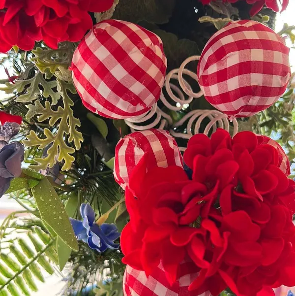 Picks^Liberty Floral Gingham Ball Pick