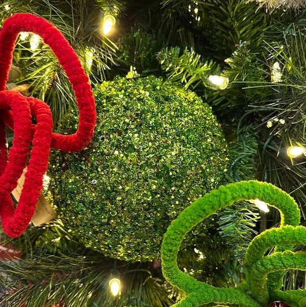 Mardi Gras^Liberty Floral Green Decorative Ball, 7"