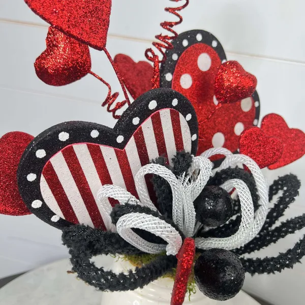 Creations^* Hearts In Bloom Valentine Arrangement