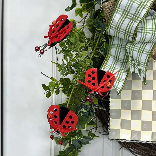 Spring Sprays^LIBERTY FLORAL Ladybug Spray
