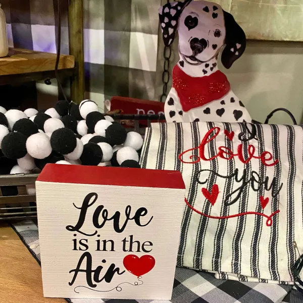 Figurines^C&F Enterprises Love Is In The Air Shelf Sitter