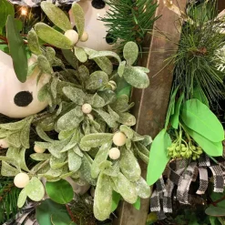 Floral^RAZ Mistletoe Pick