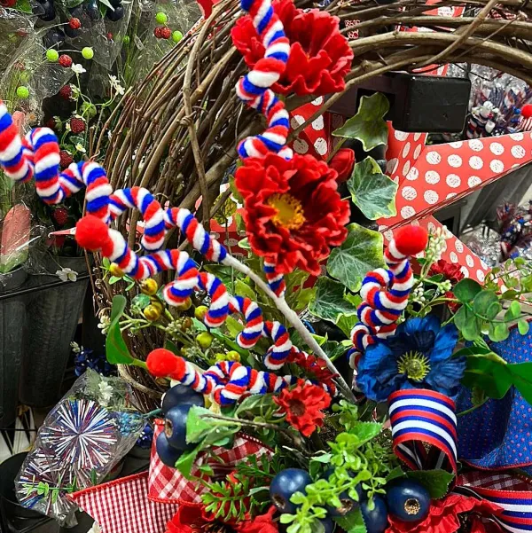 Sprays^Liberty Floral Patriotic Curly Spray
