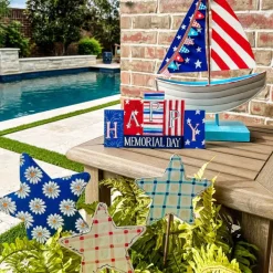 Focal Points^The Round Top Collection Plaid & Daisy Stars