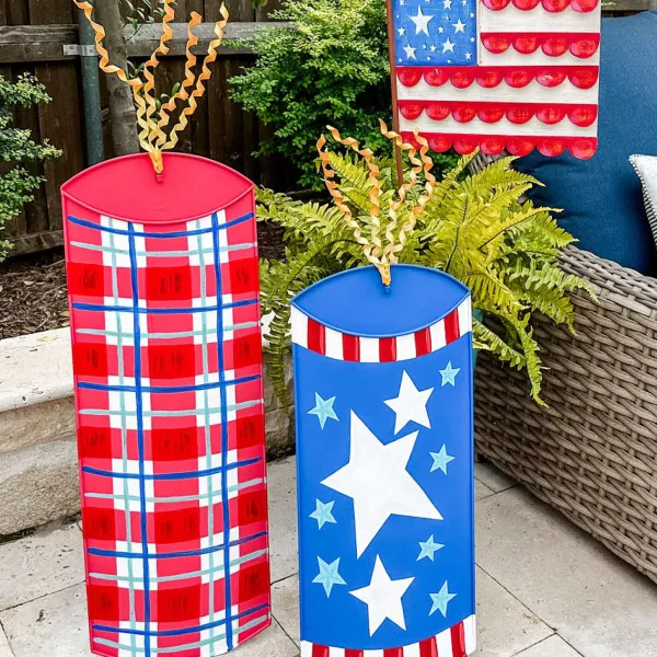 Pot Stakes^The Round Top Collection Scallop Flag