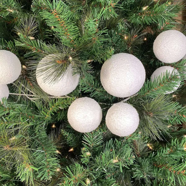 Winter^RAZ Snowball Ball Garland, 5.5'